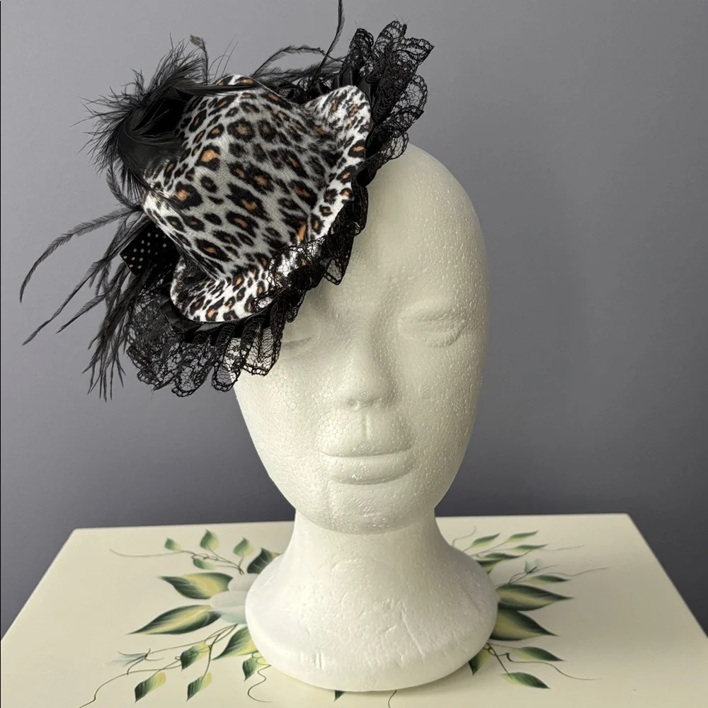 Leopard pattern and black lace/feathers fashionator hats